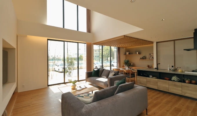 画像:室内にいながら外の緑を感じるやさしい空間